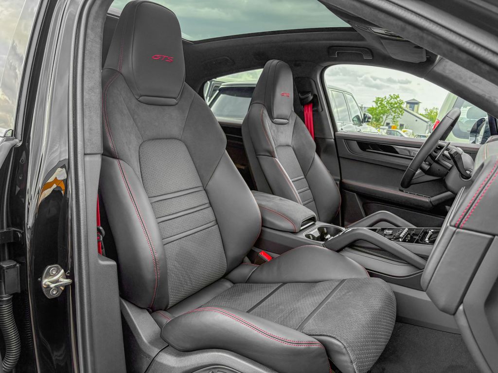 Porsche Cayenne 2025