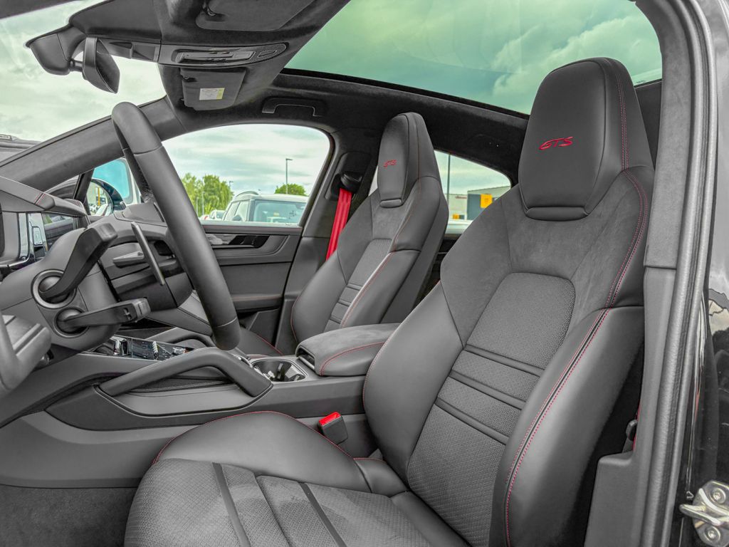 Porsche Cayenne 2025