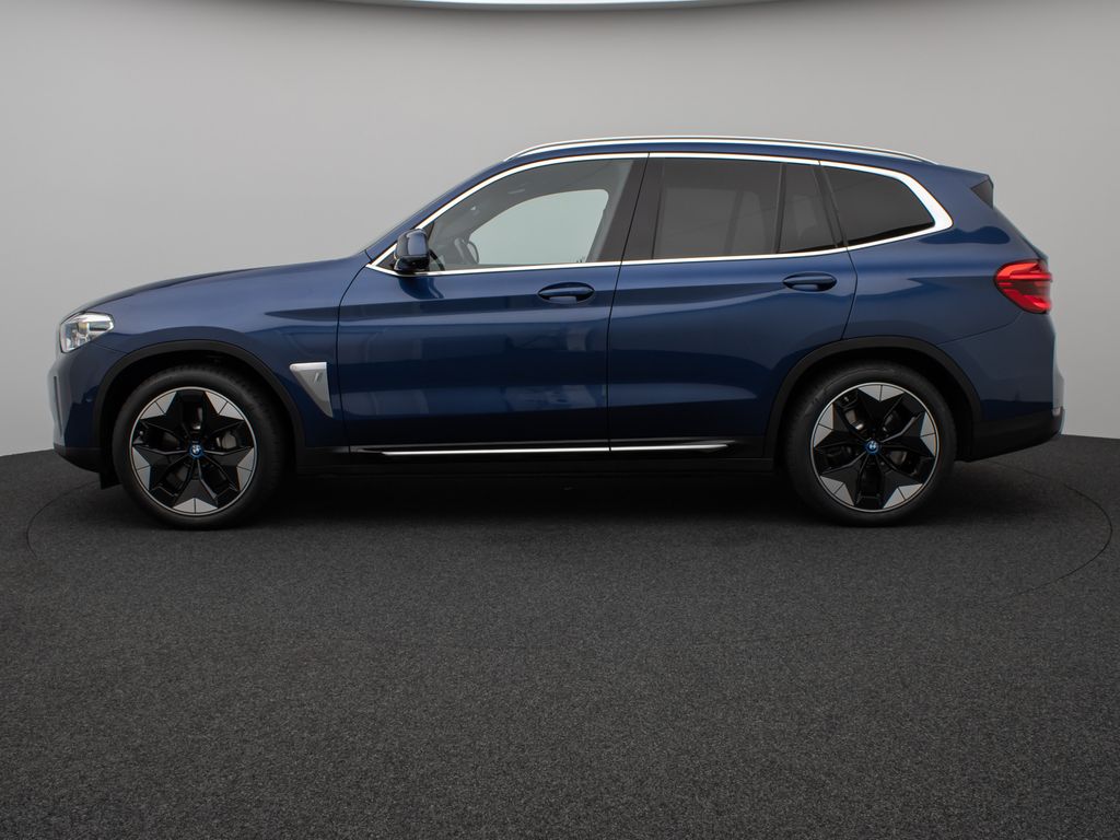 BMW iX3 2021