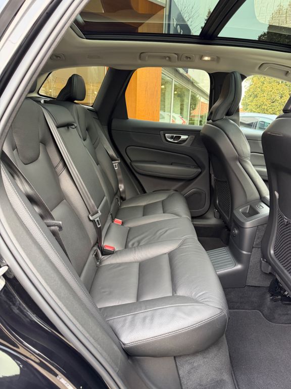 Volvo XC60 2022