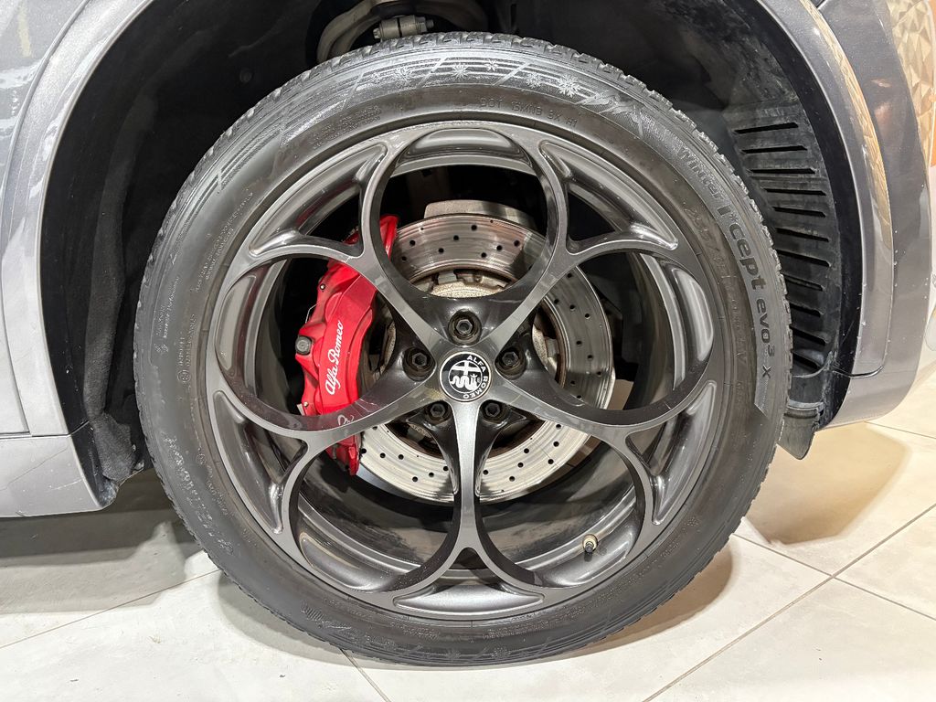 Alfa Romeo Stelvio 2019