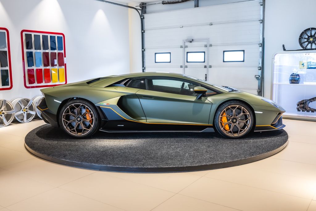 Lamborghini Aventador 2022