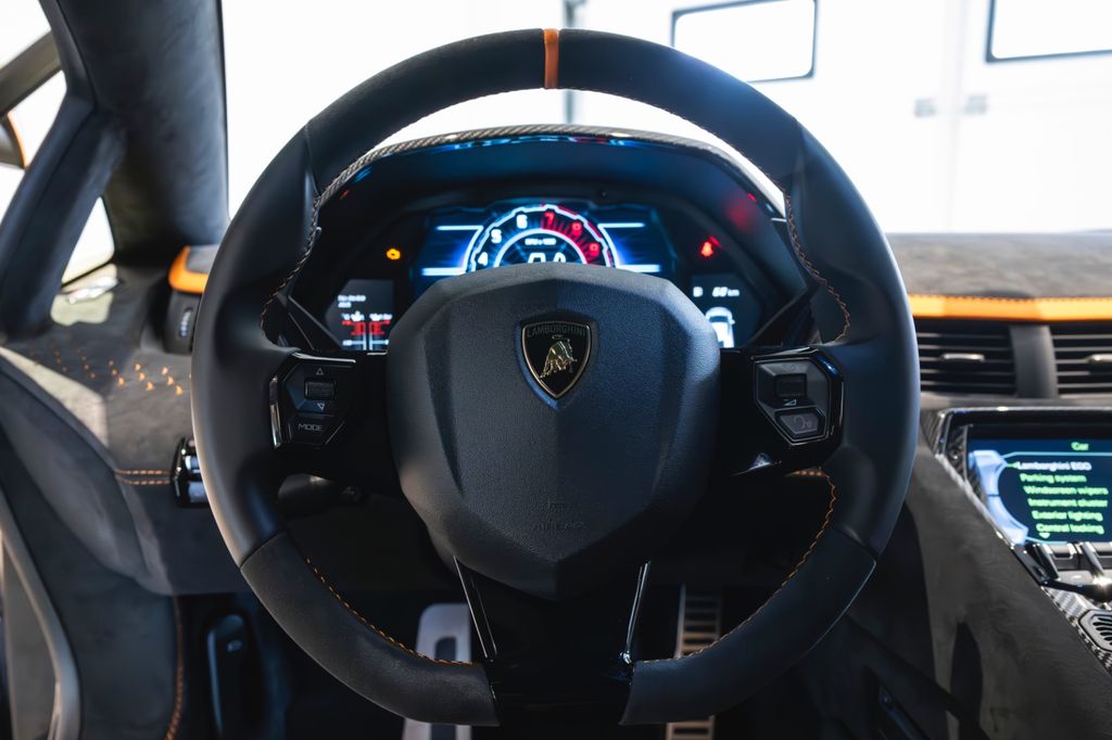 Lamborghini Aventador 2022
