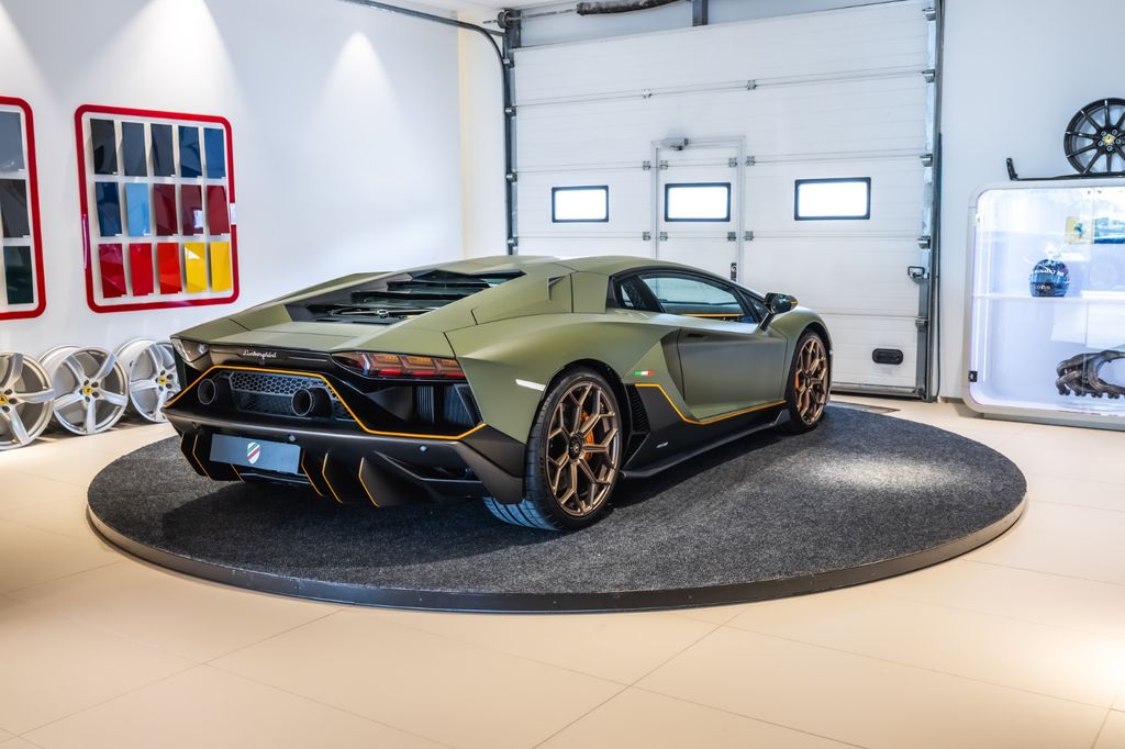 Lamborghini Aventador 2022