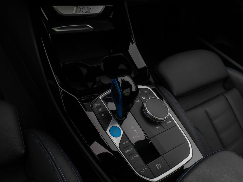BMW iX3 2022