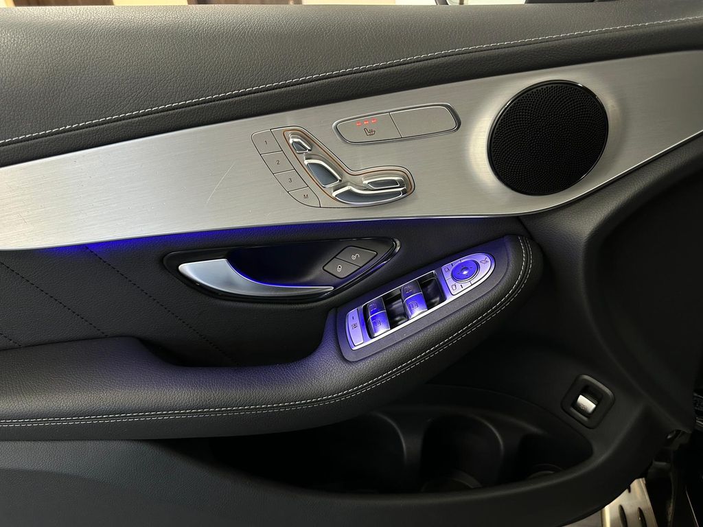 Mercedes-Benz GLC 300 2021