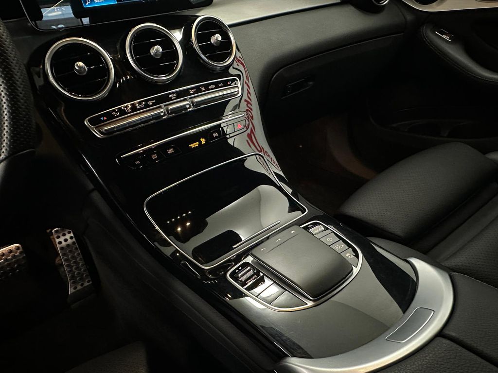 Mercedes-Benz GLC 300 2021