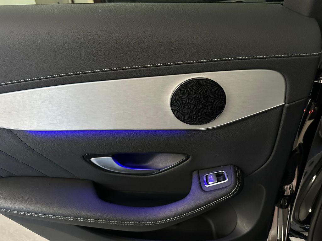 Mercedes-Benz GLC 300 2021