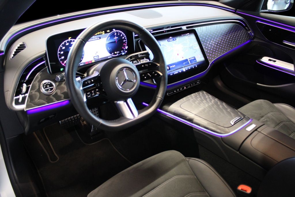 Mercedes-Benz E 300 2025