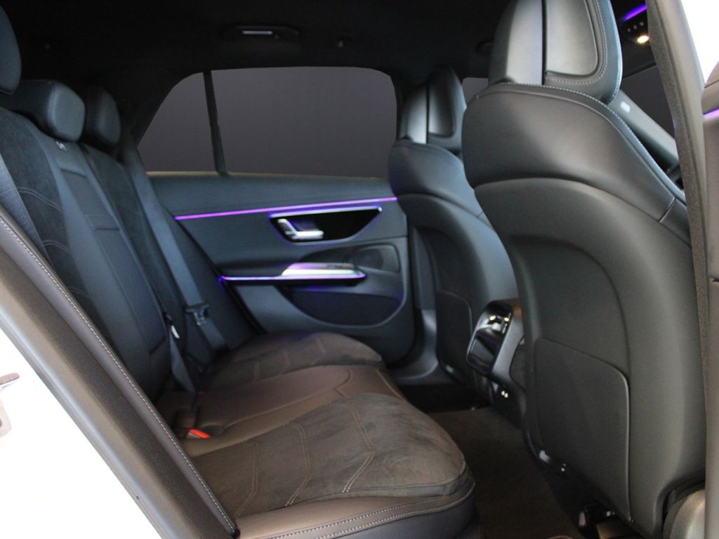 Mercedes-Benz E 300 2025