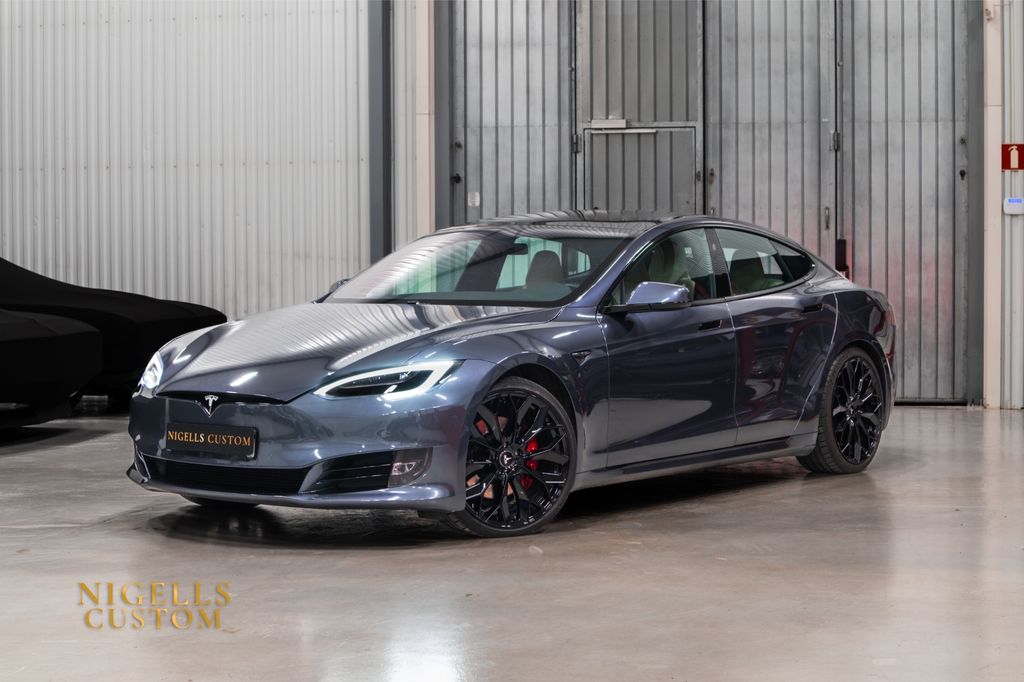 Tesla Model S 2019