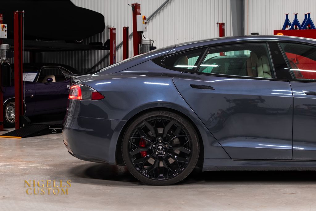 Tesla Model S 2019