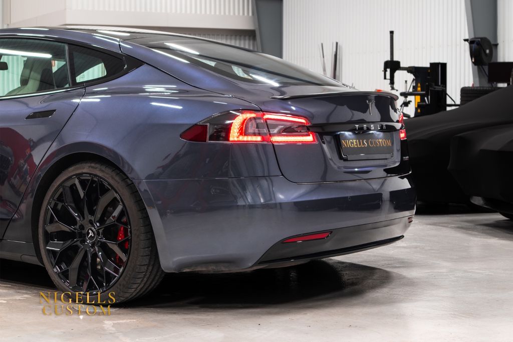 Tesla Model S 2019
