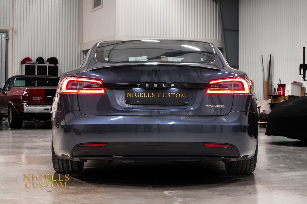 Tesla Model S 2019