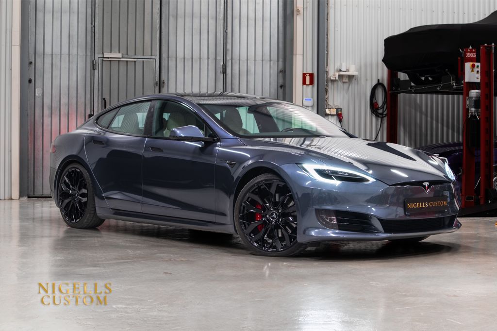 Tesla Model S 2019