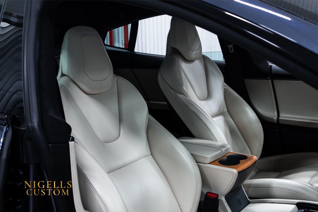 Tesla Model S 2019