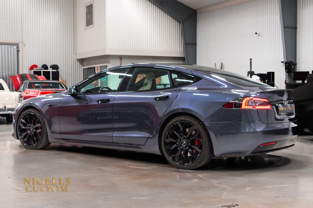 Tesla Model S 2019