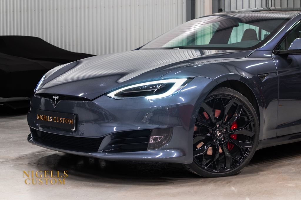 Tesla Model S 2019