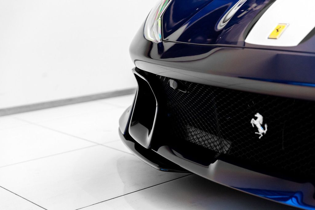 Ferrari 812 2022