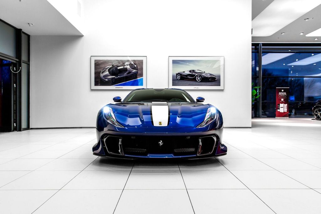 Ferrari 812 2022