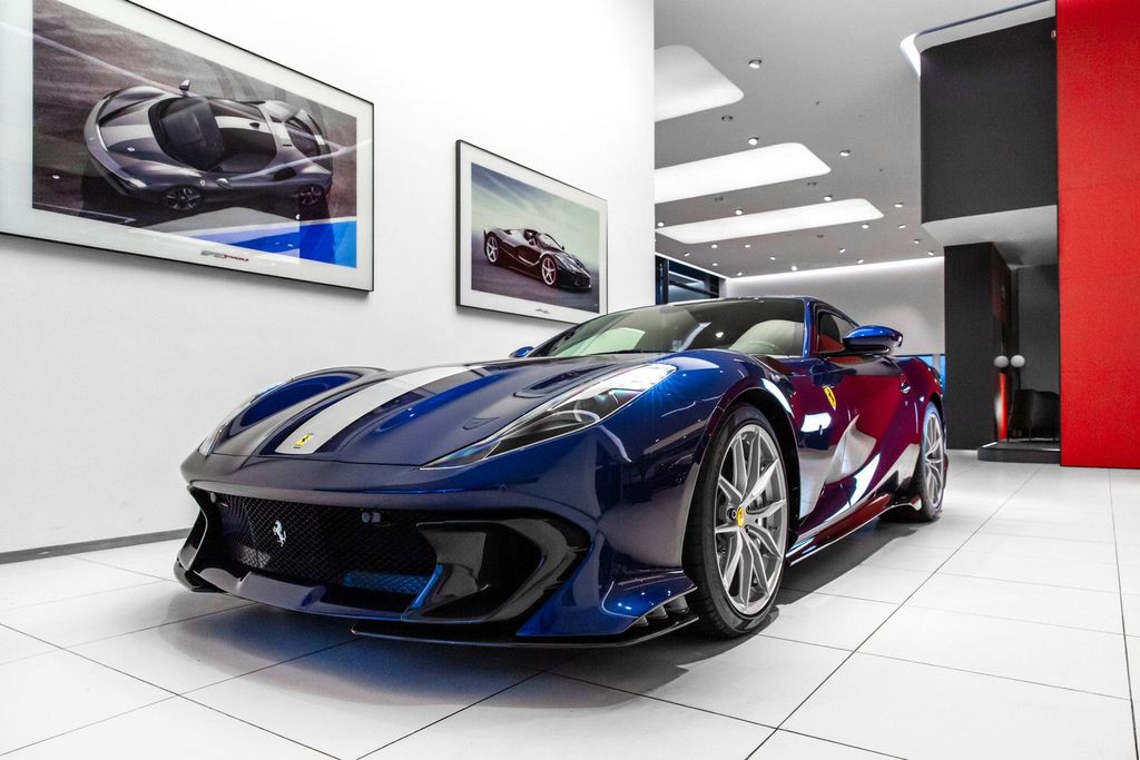 Ferrari 812 2022
