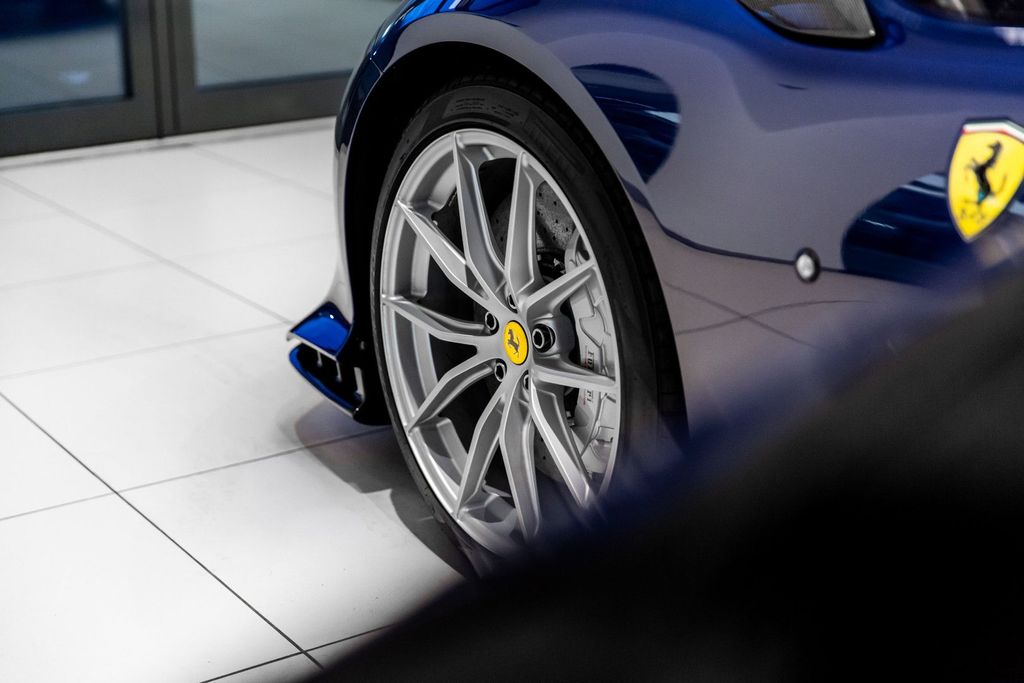 Ferrari 812 2022