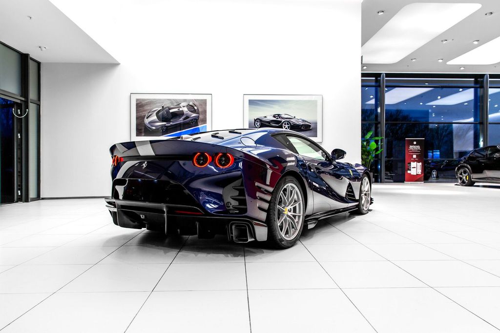 Ferrari 812 2022