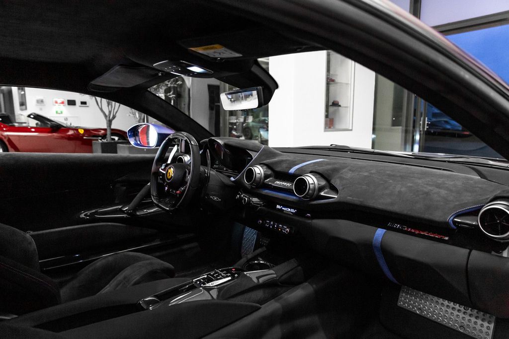 Ferrari 812 2022