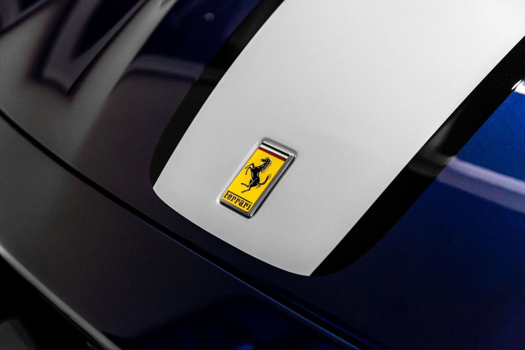 Ferrari 812 2022