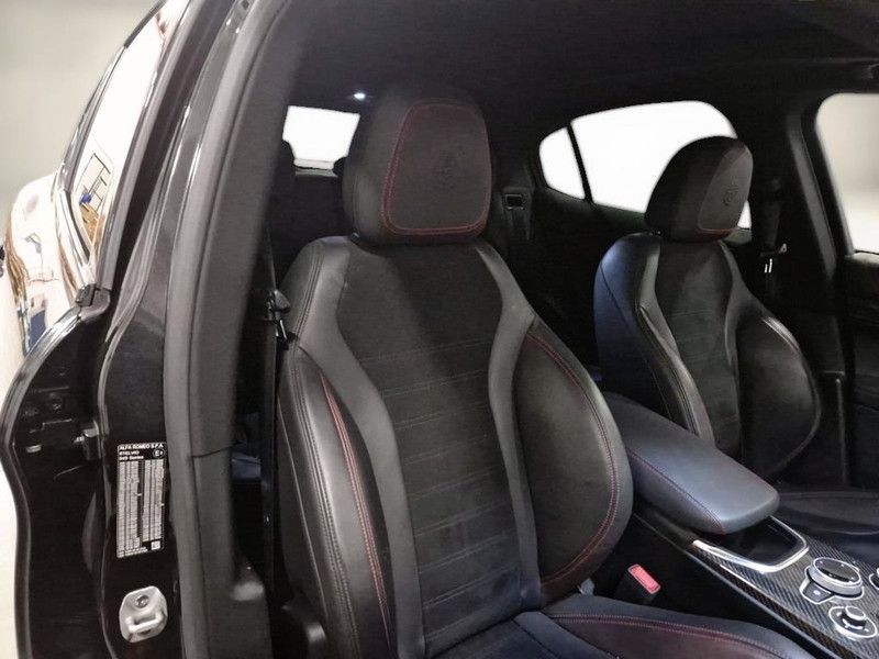 Alfa Romeo Stelvio 2021