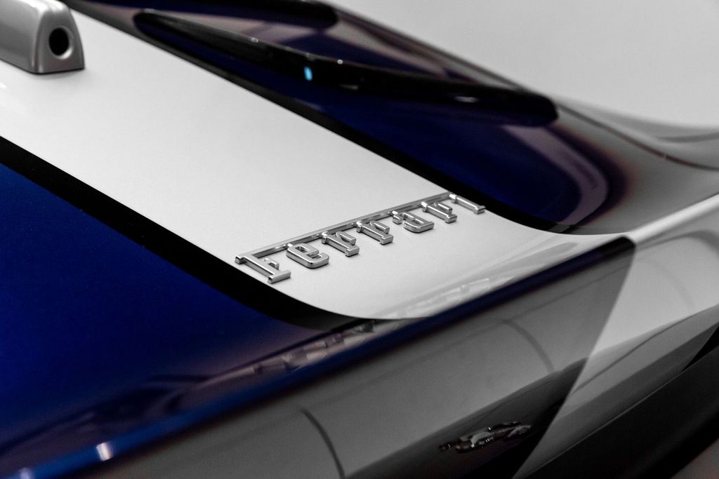 Ferrari 812 2022