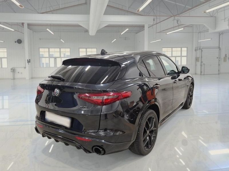 Alfa Romeo Stelvio 2021