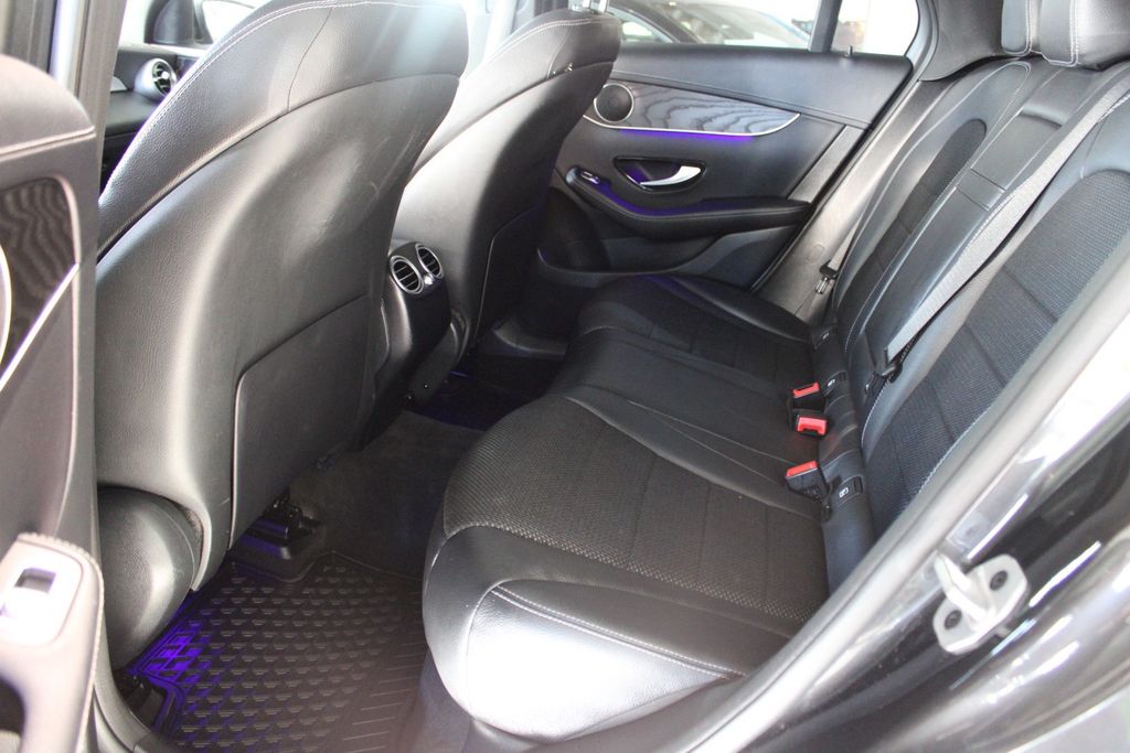 Mercedes-Benz GLC 300 2021