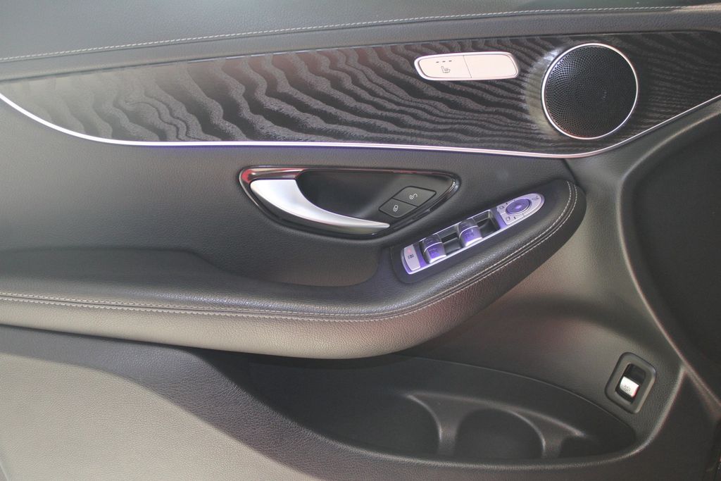 Mercedes-Benz GLC 300 2021