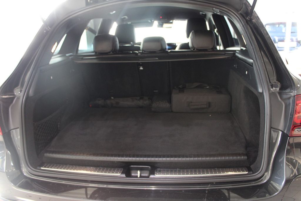 Mercedes-Benz GLC 300 2021