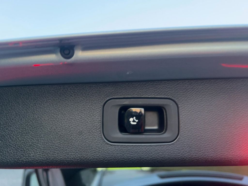 Mercedes-Benz E 300 2025