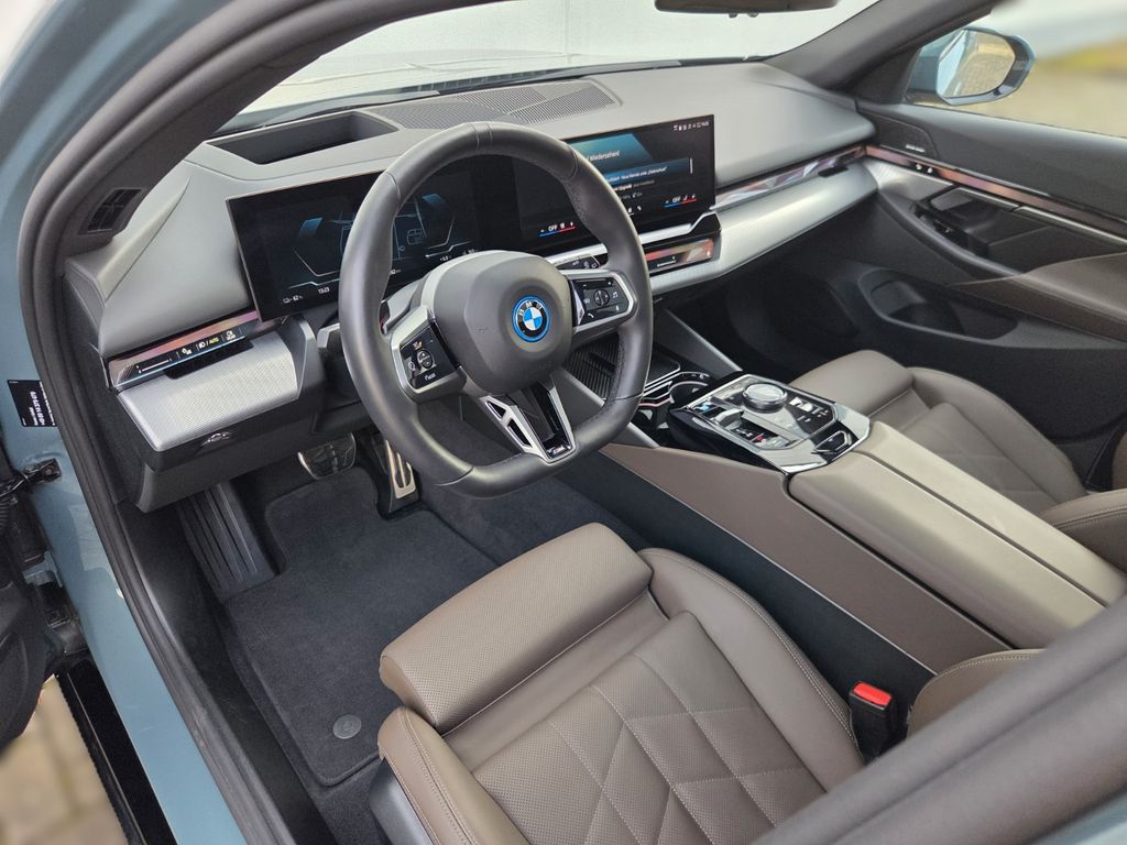 BMW i5 2025