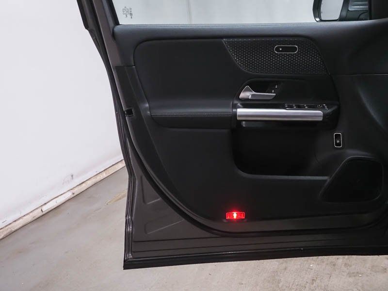 Mercedes-Benz EQA 2024