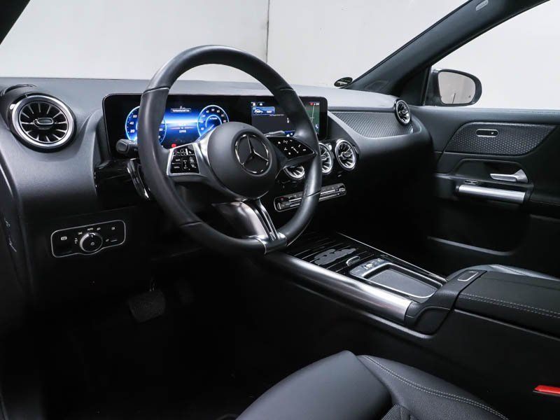Mercedes-Benz EQA 2024