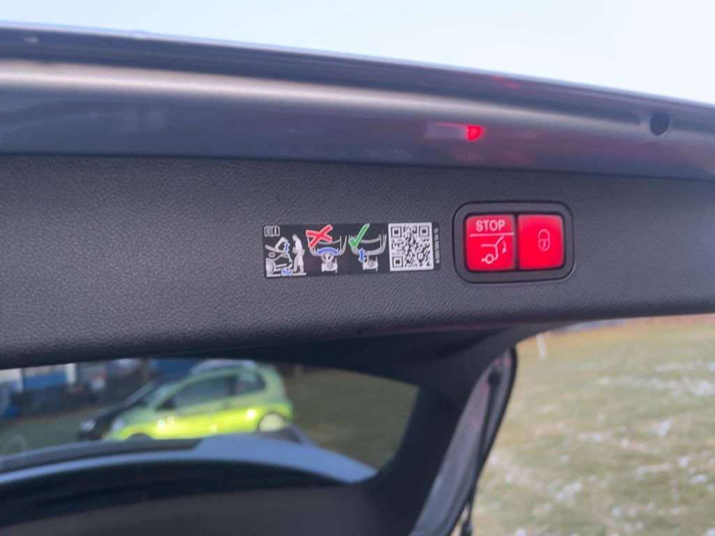 Mercedes-Benz E 300 2025