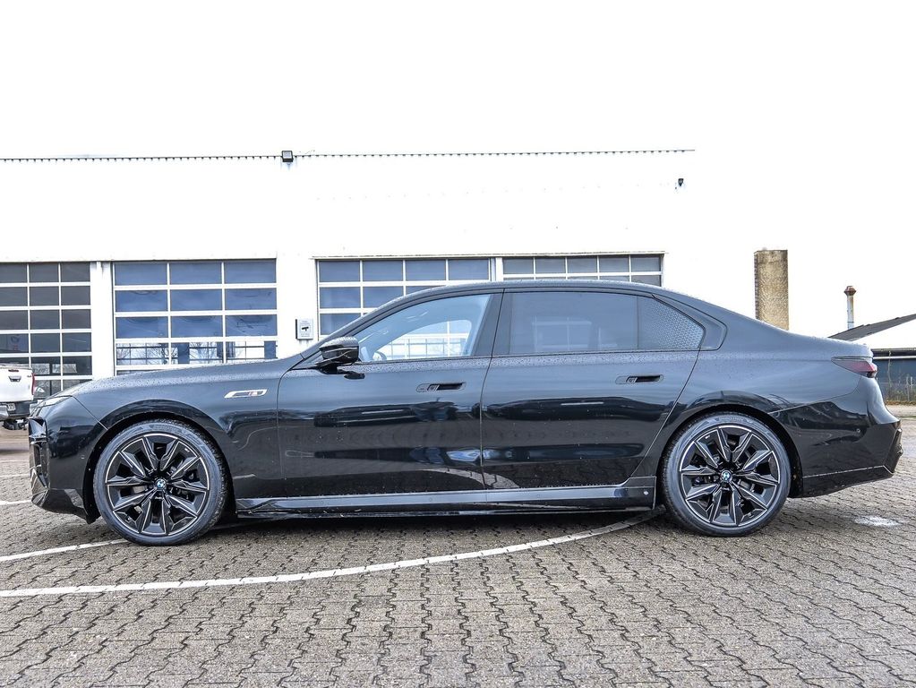 BMW i7 2024