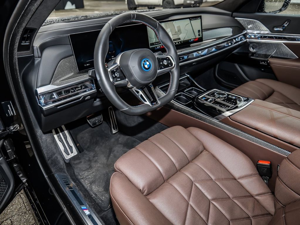 BMW i7 2024