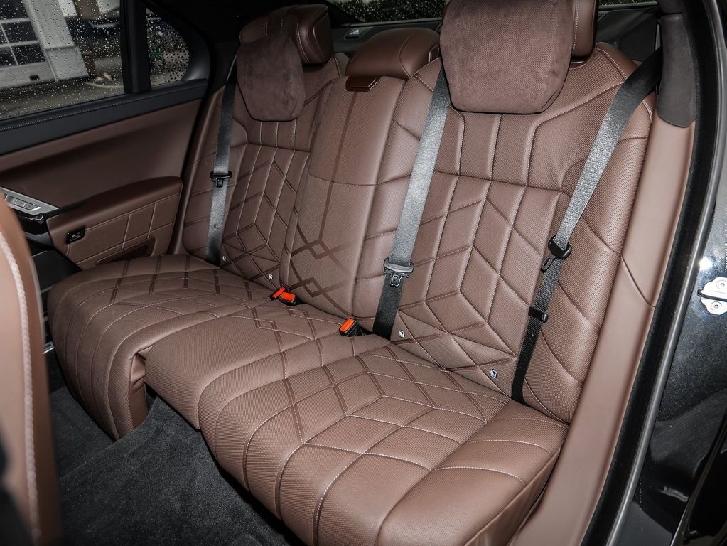 BMW i7 2024
