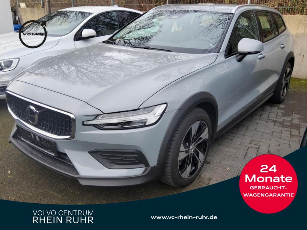 Volvo V60 Cross Country 2023