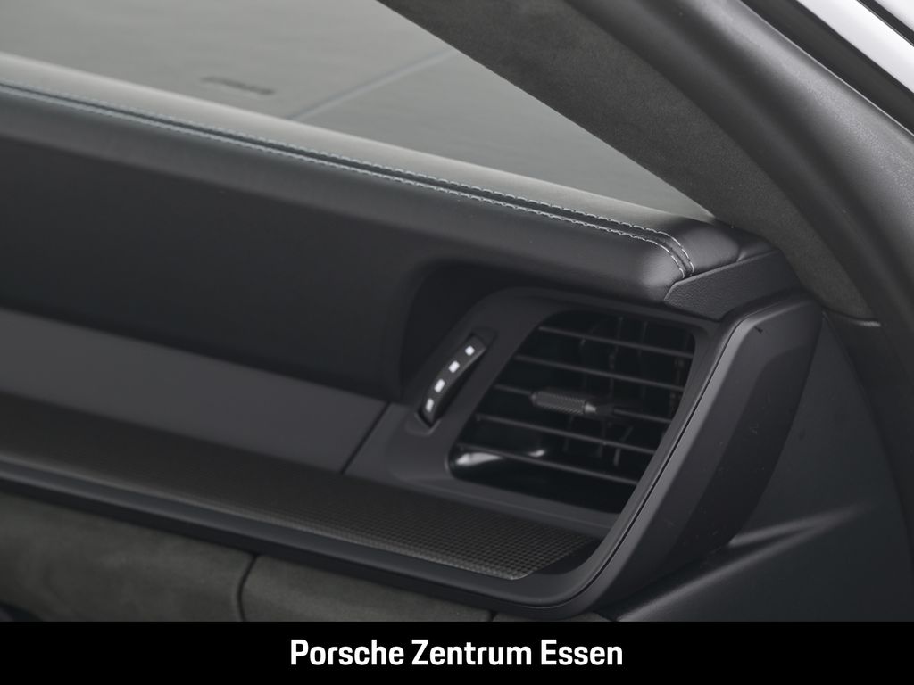 Porsche 992 2025