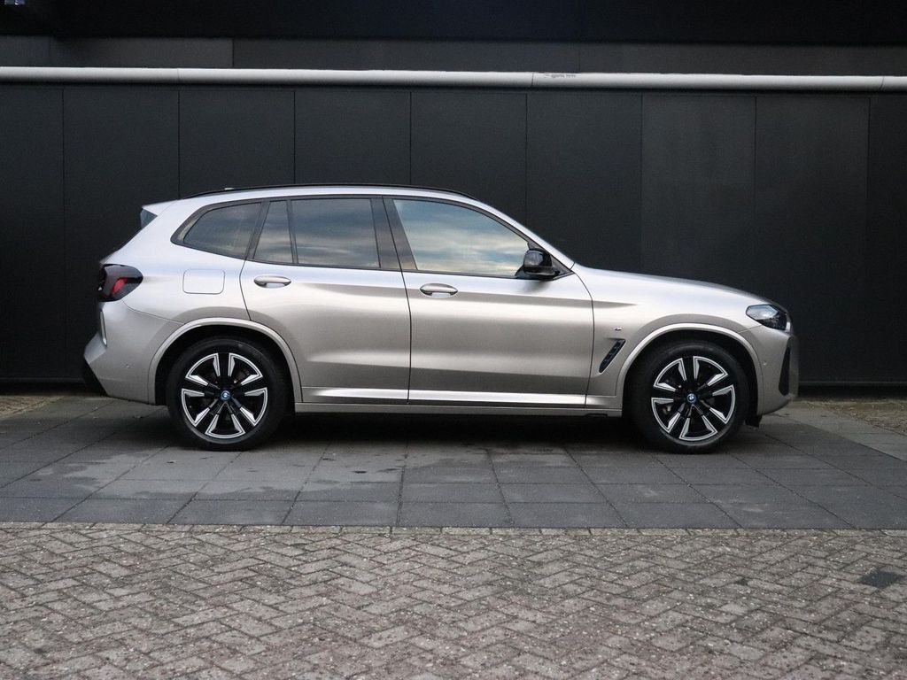 BMW iX3 2022