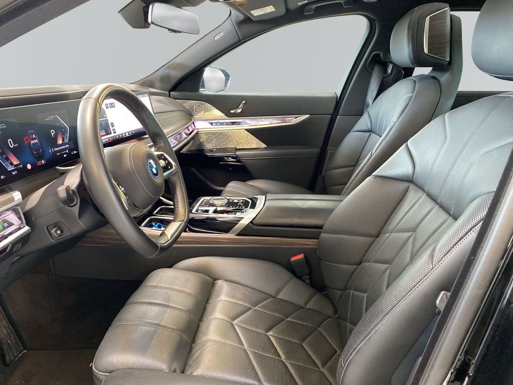 BMW i7 2024