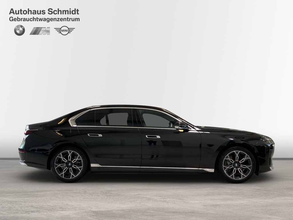 BMW i7 2024