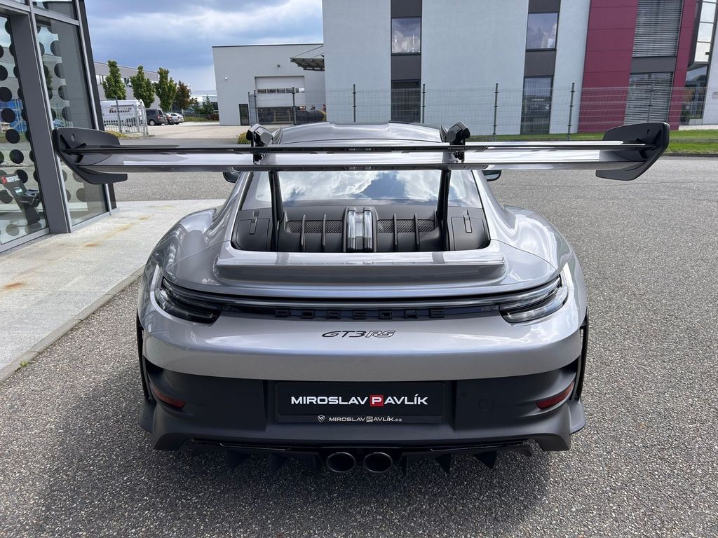 Porsche 911 2025