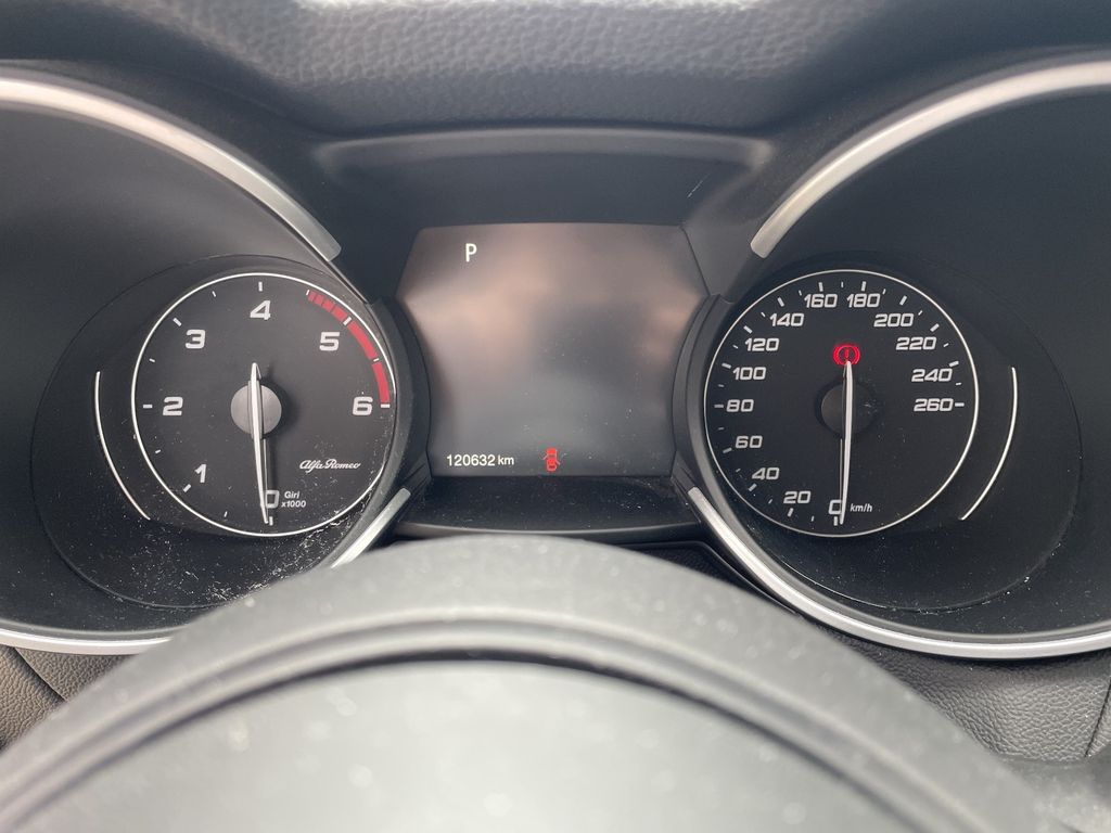 Alfa Romeo Stelvio 2021